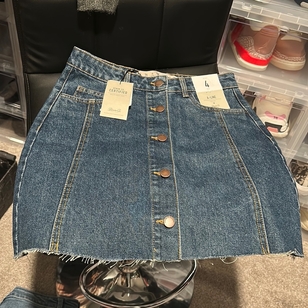 NEVER WORN jean skirt